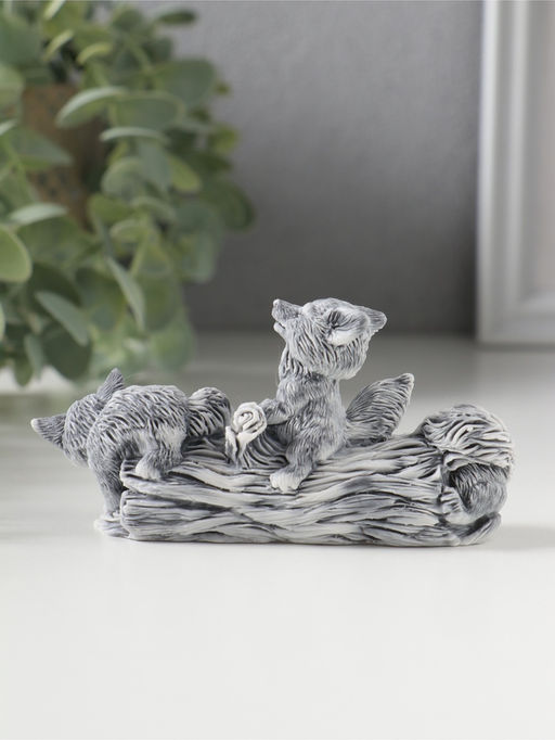 Сувенир "Лисята играющие на бревне", 5см