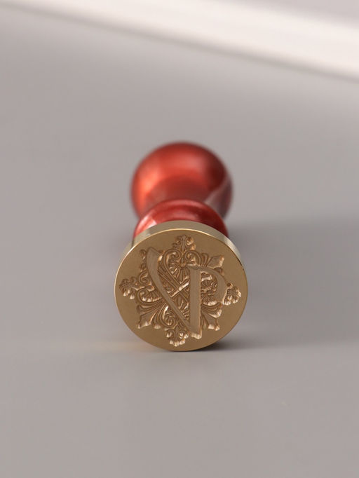 Печать для сургуча с пластиковой ручкой «Буква V на вензеле», 2.5×2.5×6.3 см