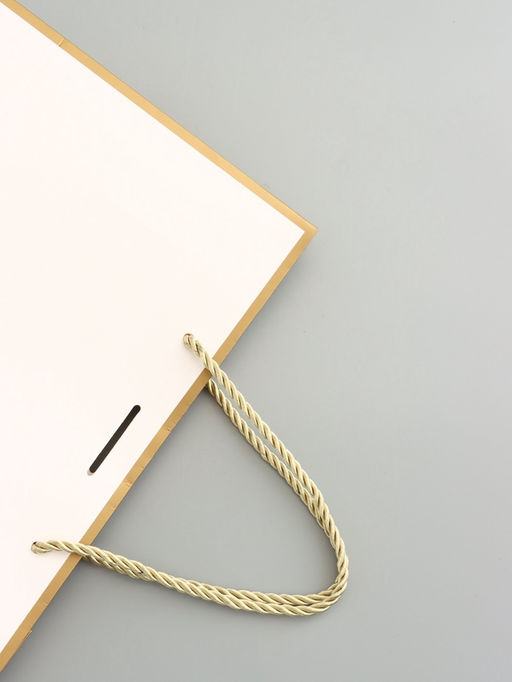 Пакет подарочный, белый, с бантом, 28 х 20 х 10 см