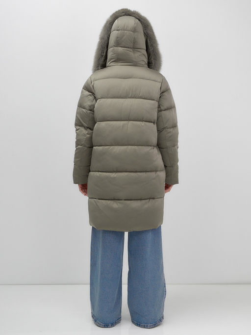 Пальто зимнее утепленное с мехом и капюшоном тренд коричневого цвета 7630K - Visdeer фото 16