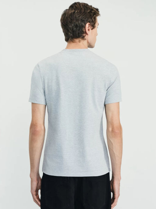 Базовая футболка slim fit / Zarina