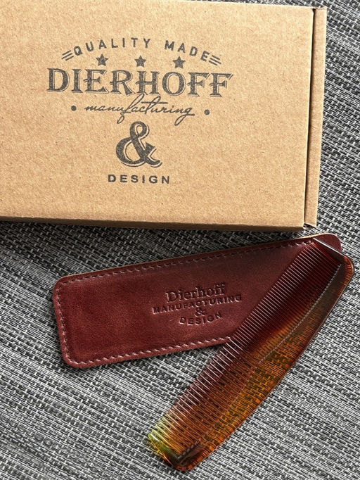 Расческа в кожаном чехле Dierhoff Д 586/08