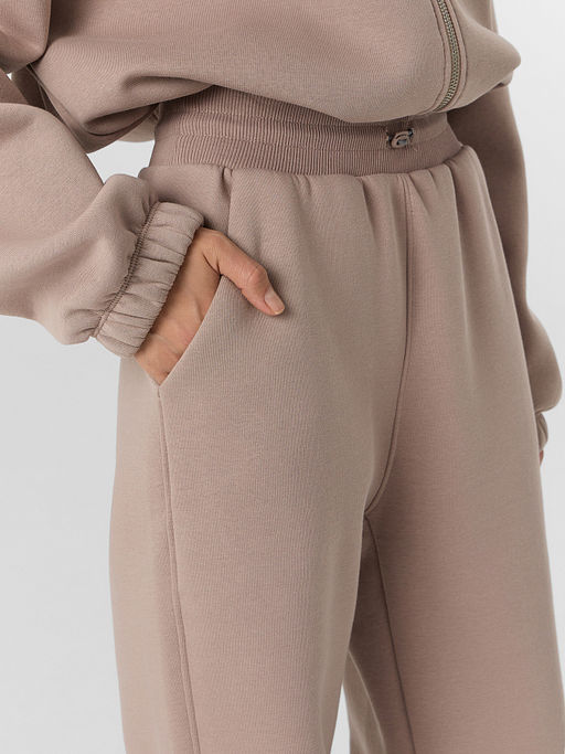 Брюки спортивные женские бежевые с начесом