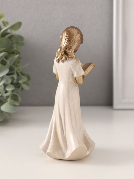 Фигурка полистоун «Девочка с книгой», 7.5×6.5×15 см