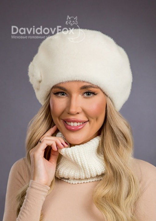 Шапка Берет экомех с украшением жемчуг