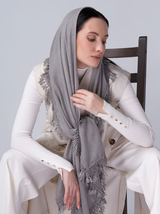 Большой, мягкий, тонкий и очень нежный двусторонний палантин с рисунком.