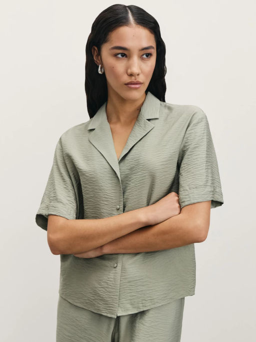 Блузка с английским воротником из фактурной вискозы / Zarina