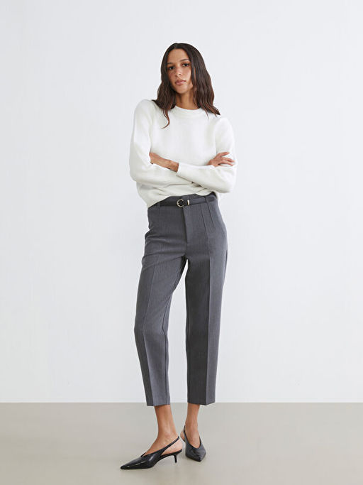 Beli Kemerli Dar Fit Kad?n Pileli Pantolon