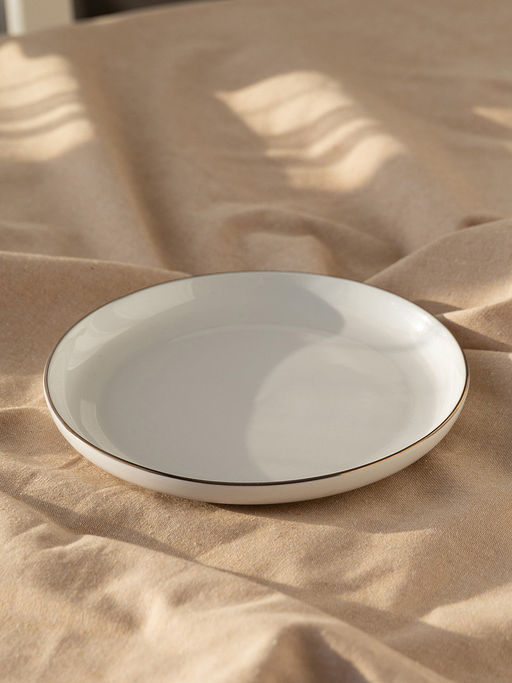 Тарелка плоская D18,4 белый фарфор