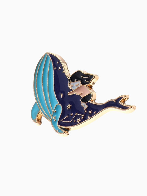 Значок Кит и малышка, цветной в золоте