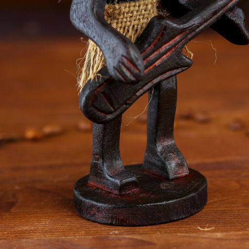 Сувенир «Абориген-гитарист», 16×10×8 см, дерево