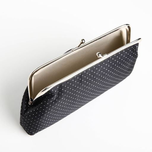 Косметичка на фермуаре, чёрная