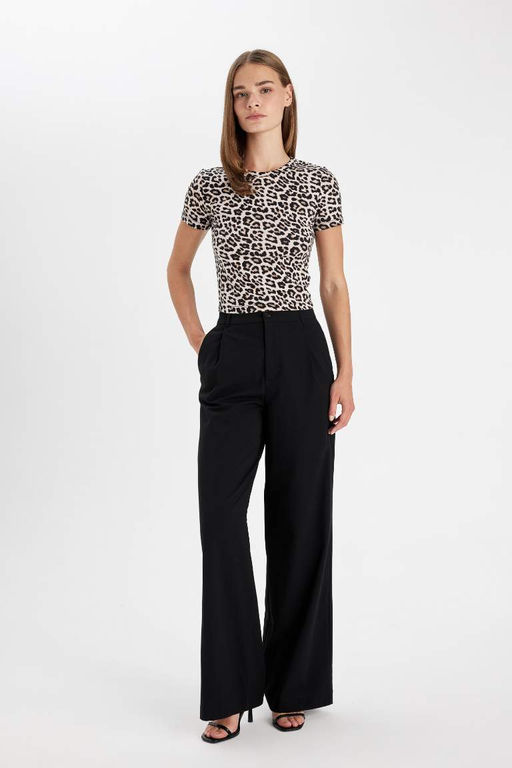 Женская приталенная футболка с короткими рукавами и узким вырезом с леопардовым узором - Defacto фото 2