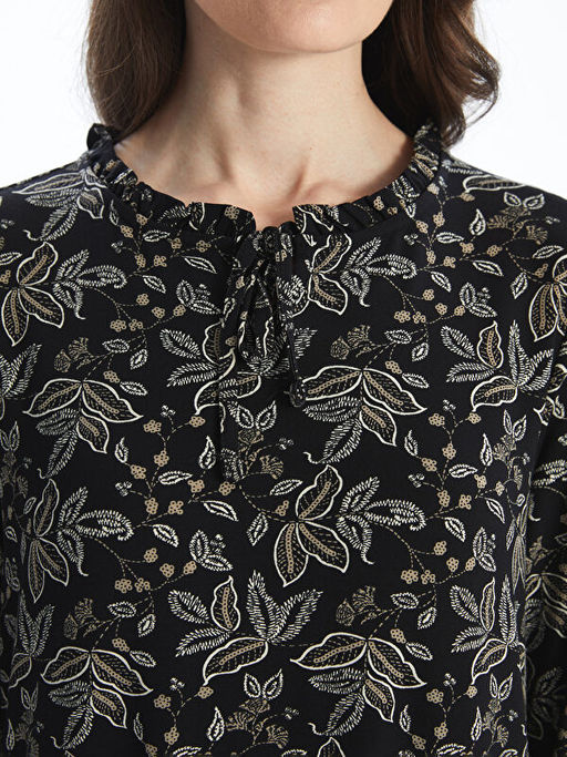 Ba?lamal? Yaka ?i?ekli Elbise