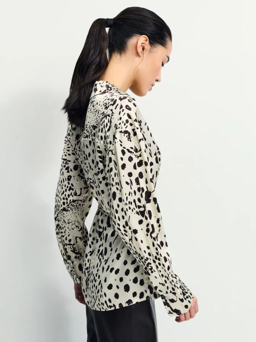 Приталенная блуза из вискозы / Zarina