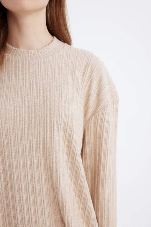 Мягкая меховая туника в рубчик с круглым вырезом и разрезом на бретельках с длинными рукавами Relax Fit - Defacto фото 4