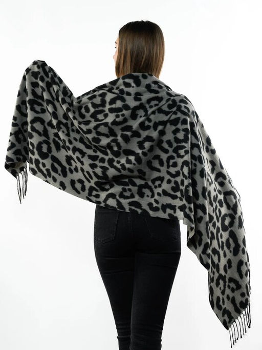 Яркий палантин с анималистичным принтом - Pretty mania фото 5