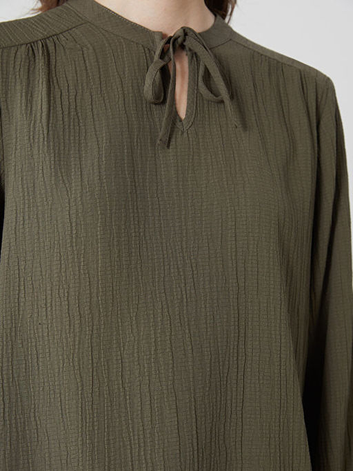 Ba?lamal? Yaka Dokulu Kad?n Bluz