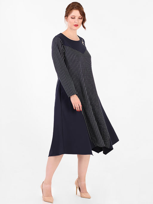 Платье в вертикальную полоску