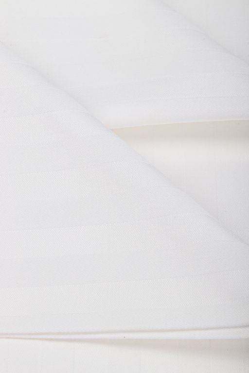 Простыня Страйп/Сатин 135 гр/м2 Белый (полоса вдоль) Евромакси (220х235)