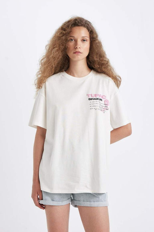 Тупак Шакур Oversize-футболка с широким кроем и круглым вырезом на спине с короткими рукавами и принтом - Defacto фото 3