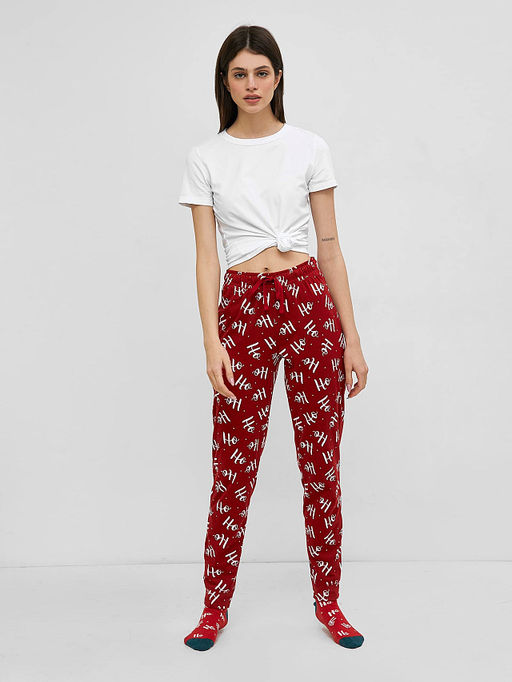 Хлопковые брюки в расцветке буквы на вишневом