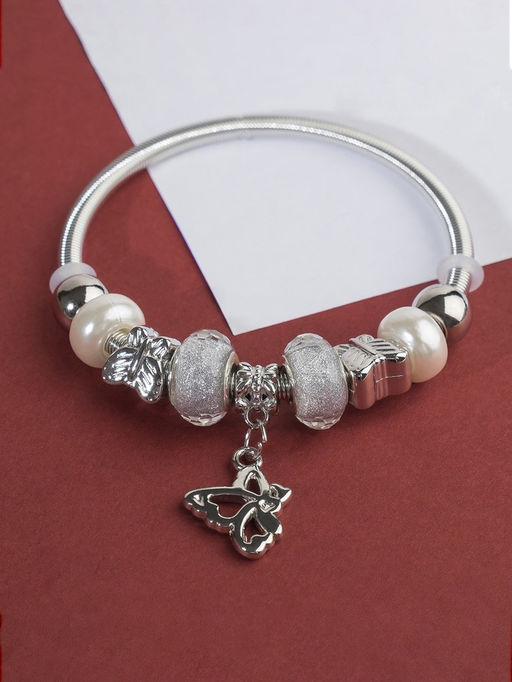 Браслет с жемчугом «Марджери» бабочка, серебристо-белый в серебре, d=6.5 см