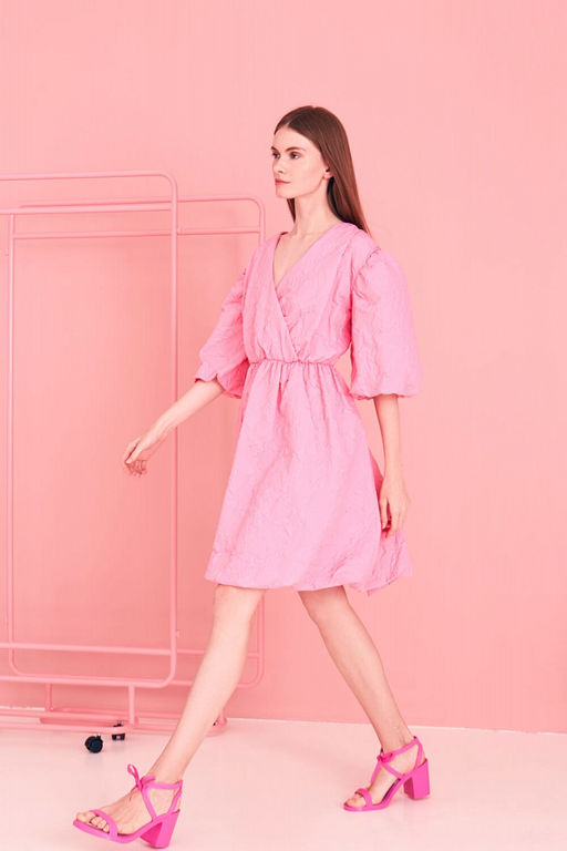 Платье из фактурной ткани с объемными рукавами длиной - Incity фото 10