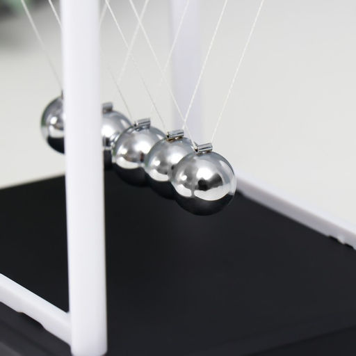 Маятник пластик "Шары Ньютона" белый 14х11,5х13,5 см