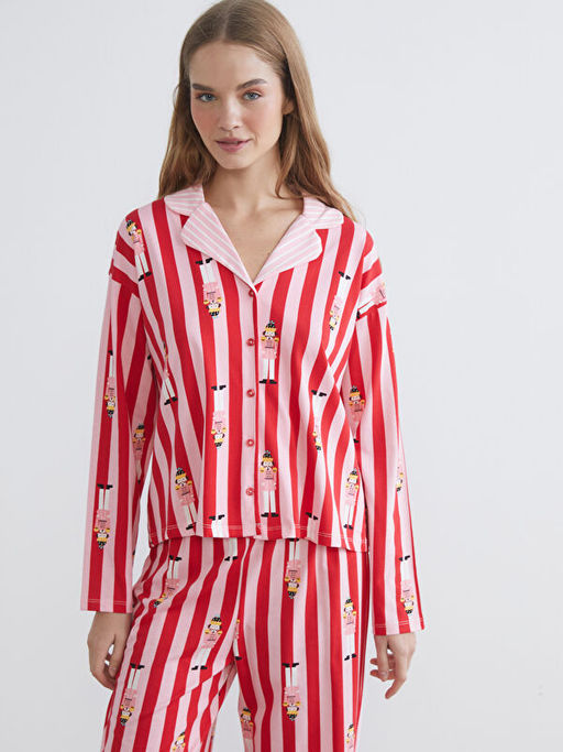 G?mlek Yaka Y?lba?? Temal? Kad?n Pijama Tak?m?