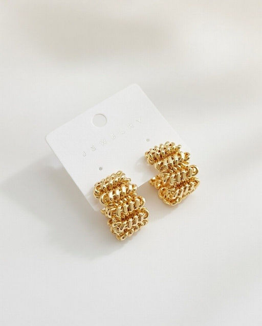 Стильные серьги