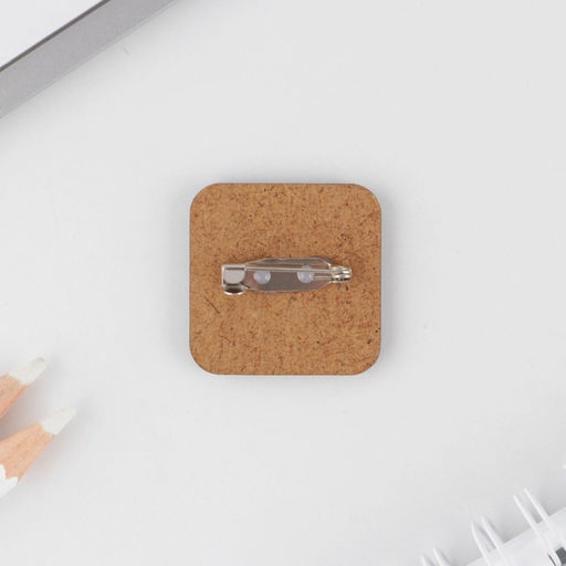 Цена за 10 шт. Значок Своих не бросаем, 3?3 см