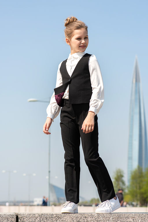 Черный школьный жилет для девочки Mooriposh, модель 1101/3  фото 4
