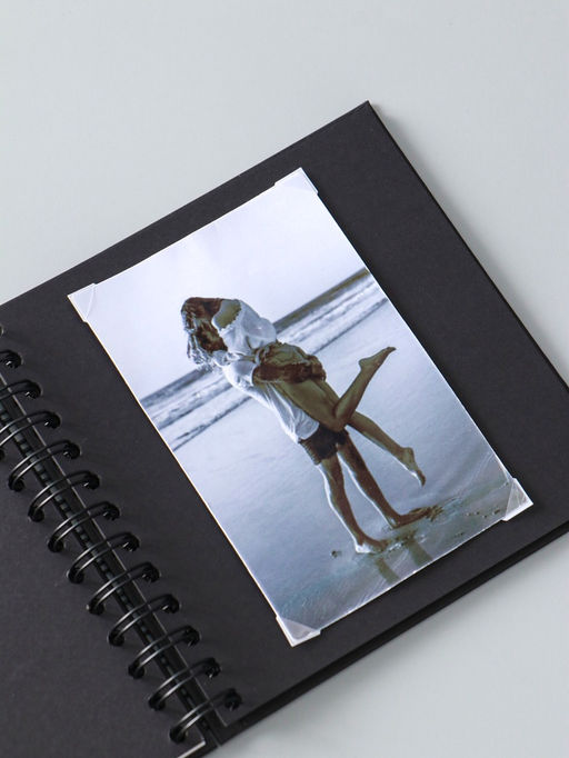 Фотоальбом на спирали 20 листов, с набором: уголки, стикеры, ручка, 17×17×2 см