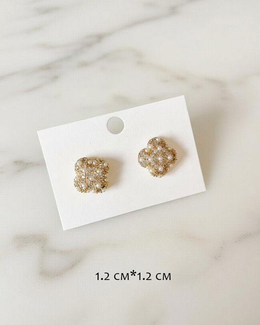 Стильные серьги