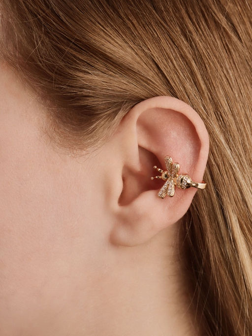 Серьга кафф «Пчела», цвет белый в золоте