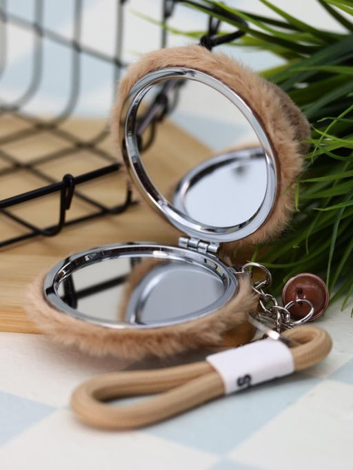 Плюшевое раскладное зеркало брелок "Capybara", коричневое (7*7 см)