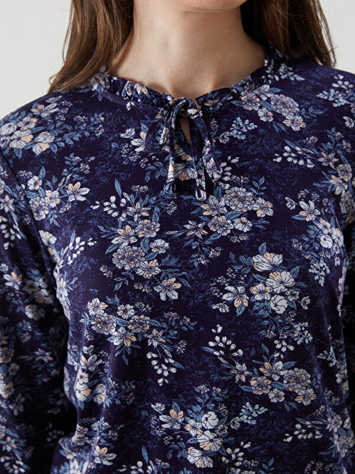 Ba?lamal? Yaka ?i?ekli Bluz