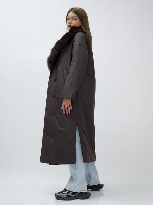Пальто зимнее женское с мехом песец люкс класса темно-коричневого цвета 5071TK - Mtforce фото 20