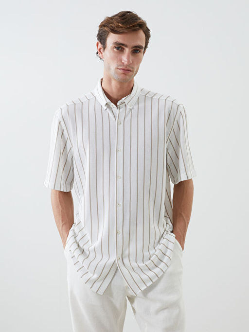 Regular Fit K?sa Kollu ?izgili Erkek G?mlek