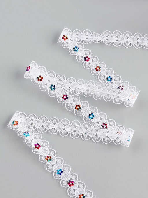 Тесьма гипюровая белая с пайетками 1.5 см, в упаковке 25 метров