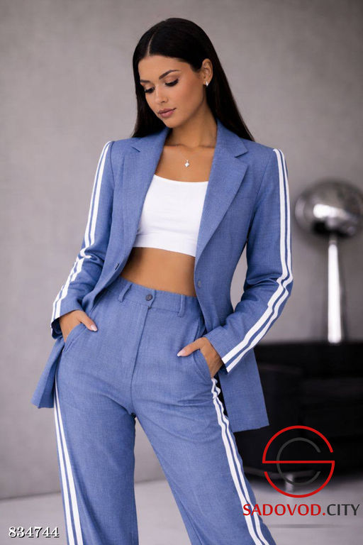 Костюм женский (пиджак и штаны)