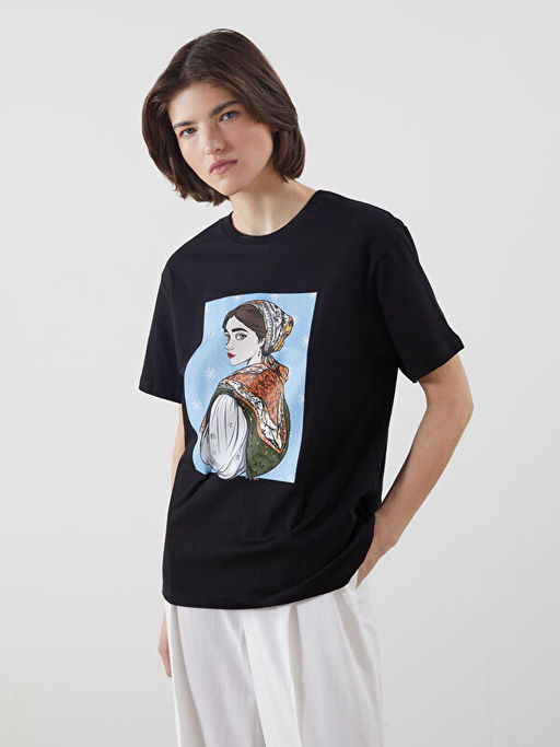 Bisiklet Yaka Bask?l? Kad?n Ti??rt