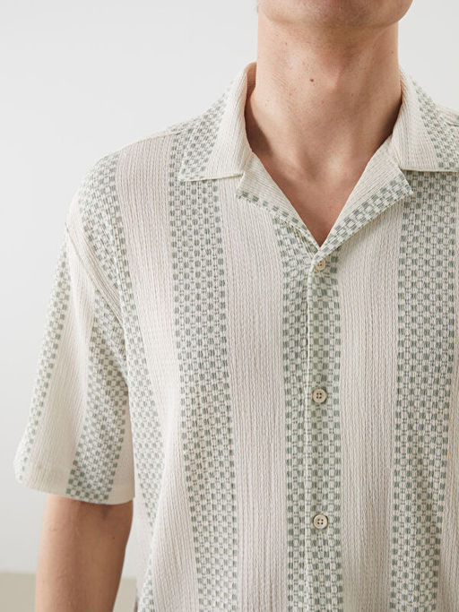 Regular Fit K?sa Kollu Desenli Erkek G?mlek