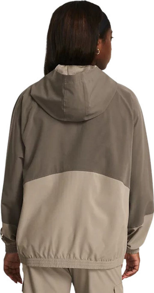 Ветровка женская