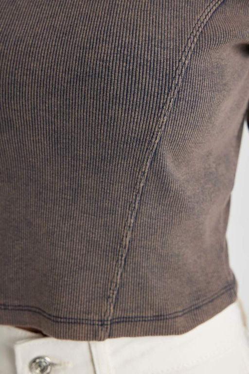 Приталенная футболка с длинными рукавами и круглым вырезом с эффектом потертостей - Defacto фото 5