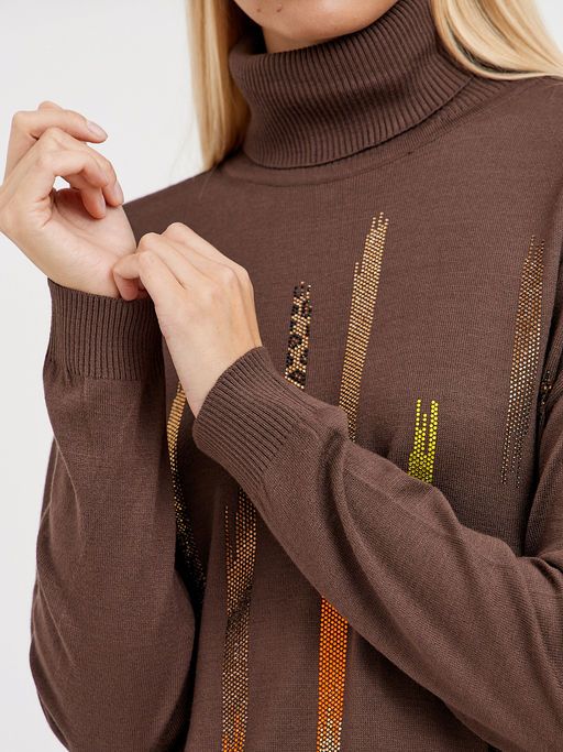 водолазка женская в коричневом цвете со спущенной линией плеча и с элементами из страз - Glenfield фото 6