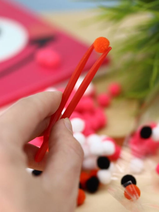 Картина из помпонов на подрамнике Draw Me! Smile, (20 х 20 см)