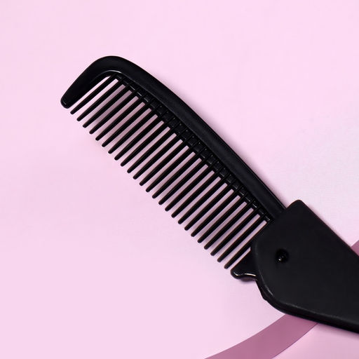 Цена за 4 шт. Расчёска складная «QF», 17,5/9.7 × 3 см, цвет чёрный