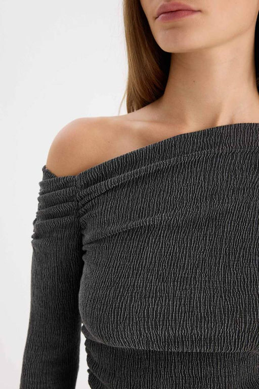 Женская приталенная футболка узкого кроя с длинным рукавом и запахом на одно плечо - Defacto фото 5